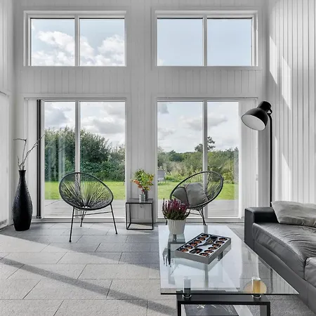 3 Bedroom Stunning Home In Borkop ボルコップ